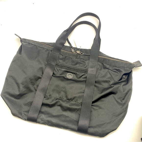 Lululemon XL Yoga Black Nylon Tote Zipper Hobo Shoulder Logo Double Zipper Bag - Picture 1 of 5